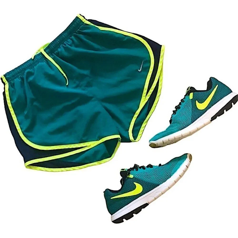 Bundle lady’s Nike flex Sz 8 & Nike shorts  Sz Sm